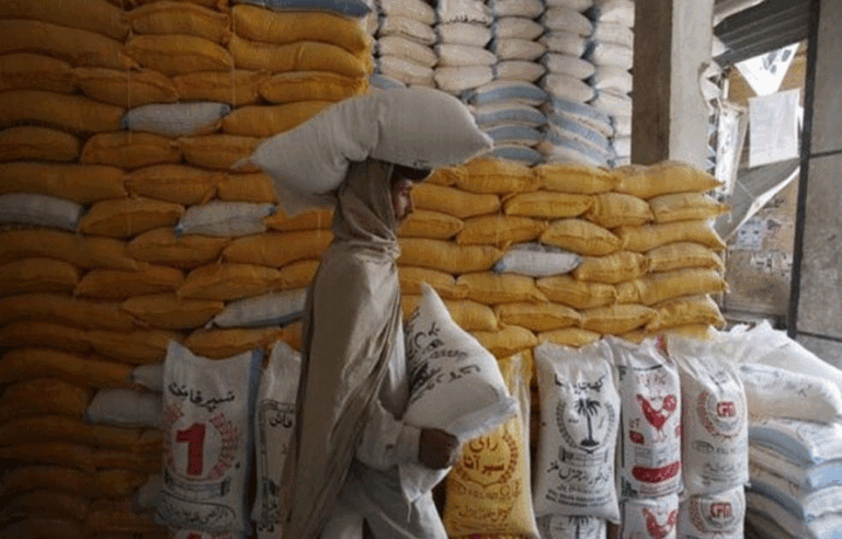 مہنگائی سے تنگ عوام کیلئے بڑی خوشخبری، آٹے کی قیمت میں نمایاں کمی