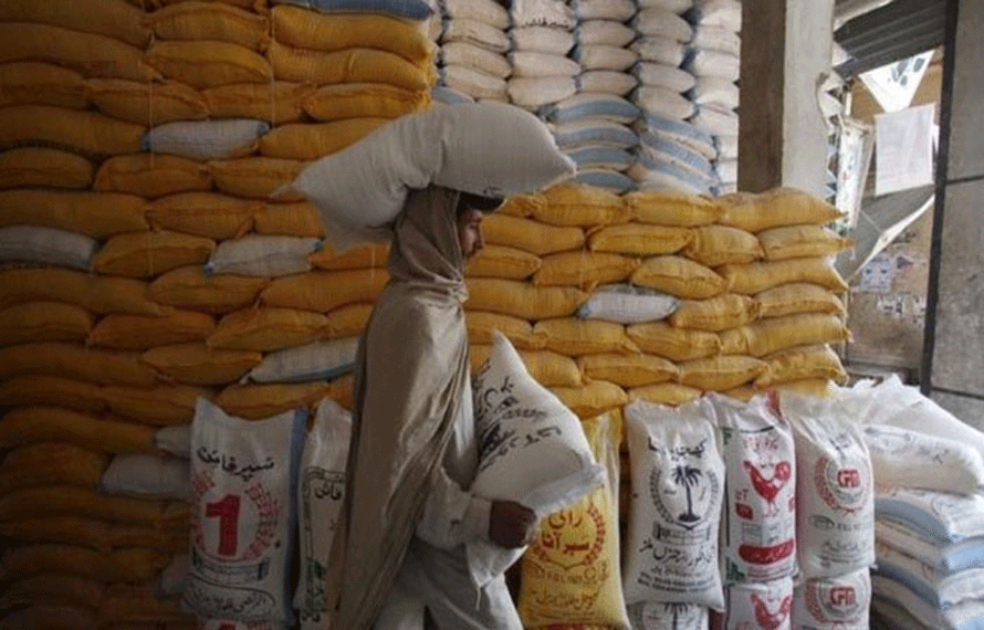 مہنگائی سے تنگ عوام کیلئے بڑی خوشخبری، آٹے کی قیمت میں نمایاں کمی