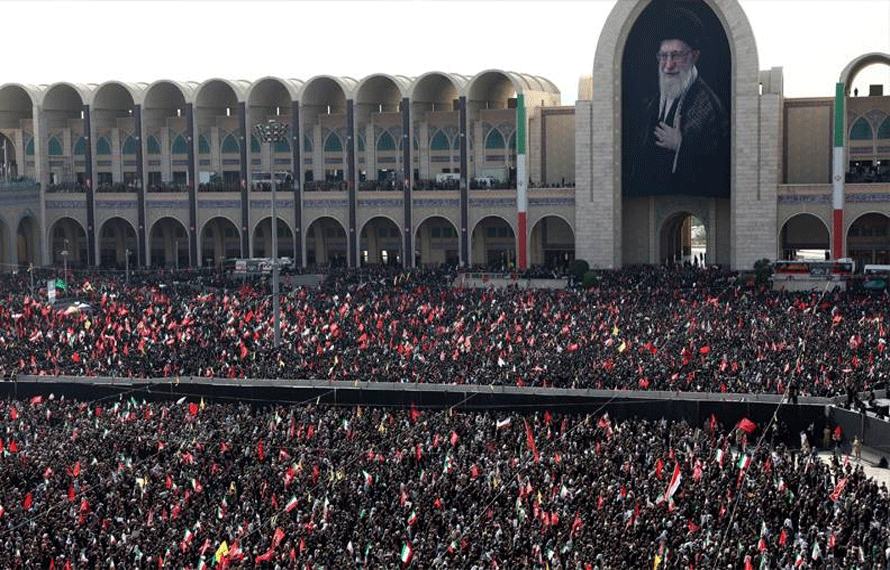 چند لمحوں بعد شہید ایرانی سپریم لیڈر کی نمازِ جنازہ، لاکھوں افراد کی شرکت متوقع