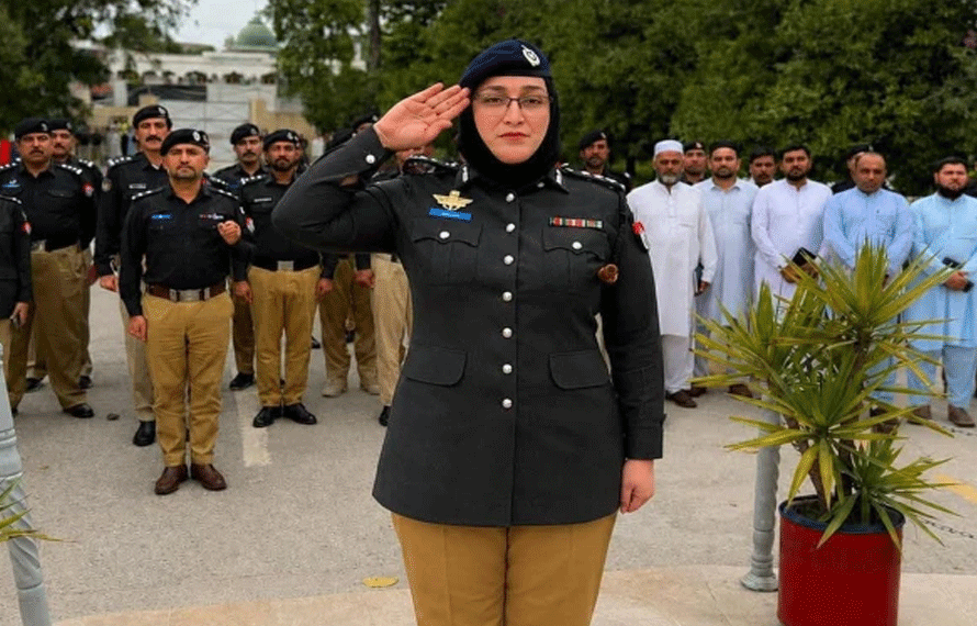 خیبر پختونخوا میں تاریخ رقم،نوشہرہ میں پہلی بار خاتون ڈی پی او تعینات