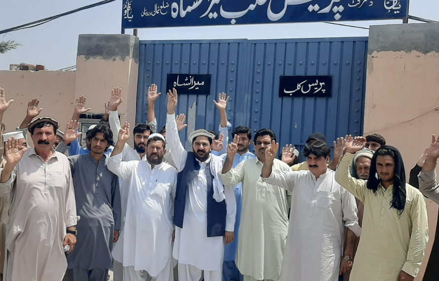 فزیکل ویری فکیشن کے باوجود 538 ہیلتھ ملازمین کی تنخواہیں بند: شمالی وزیرستان میں پیرا میڈیکل ایسوسی ایشن کا احتجاج