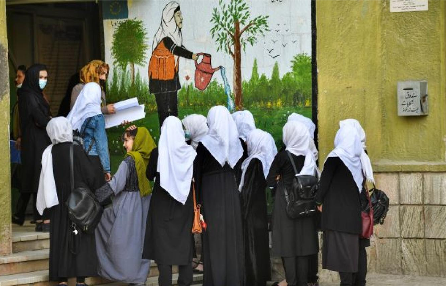 افغانستان میں لاکھوں لڑکیاں ثانوی تعلیم سے کیوں محروم ہیں؟ رپورٹ آگئی