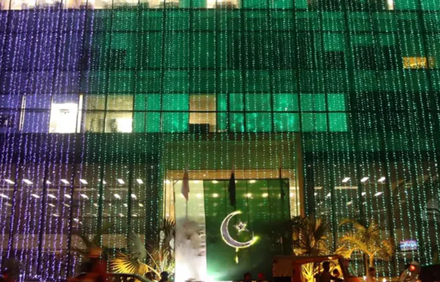 یوم آزادی کا جشن: آسمان رنگ و نور سے روشن، شہر شہر ،گلی گلی شاندار آتشبازی