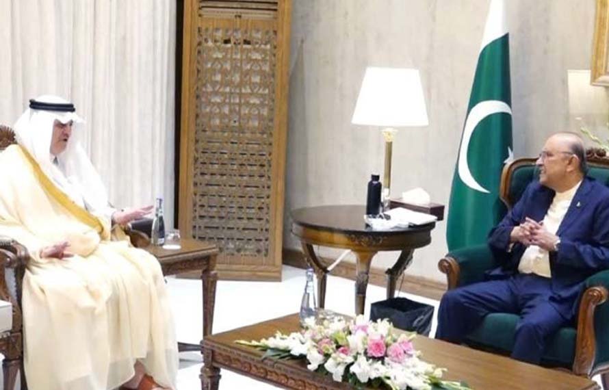 پاکستان میں تعینات سعودی سفیر نواف بن سعید المالکی نے ایوان صدر میں صدر مملکت آصف علی زرداری سے الوداعی ملاقات کی اور پاکستانی عوام کی محبت و تعاون پر اظہار تشکر کیا۔