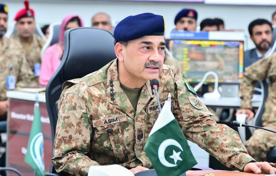 فیلڈ مارشل سید عاصم منیر کا نیشنل ایمرجنسیز آپریشن سینٹر کا دورہ؛ مون سون تیاریوں اور ڈیزاسٹر لینس 2026 پر بریفنگ