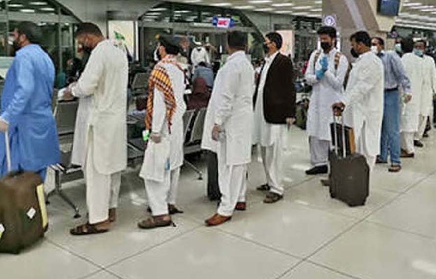مختلف ممالک سے ڈی پورٹ کیے جانے والے 10 پاکستانی شہریوں کو حراست میں لے کر ان کے خلاف مقدمات درج