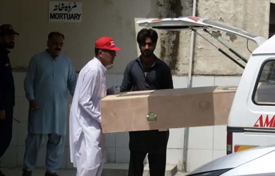پمز ہسپتال کے سانحے میں جاں بحق 14 بچوں کی میتیں ورثاء کے حوالے، ورثا نے بڑا مطالبہ بھی کردیا