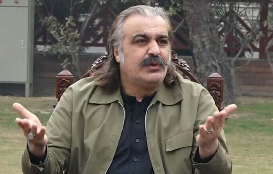 عمران خان کا ٹوئٹر اکاؤنت بیرون ملک سے چل رہا ہے اسے چلانے والے جو چاہتے ہیں اپنی مرضی سے کردیتے ہیں، علی امین گنڈاپور