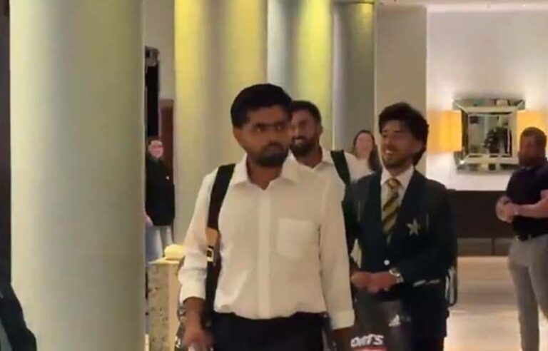 انگلینڈ کیخلاف تیسرے ٹیسٹ کیلئے قومی ٹیم برمنگھم پہنچ گئی