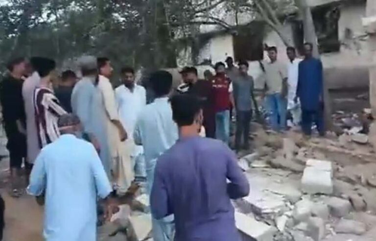 کراچی میں سکول کی دیوار گرنے کا افسوسناک واقعہ